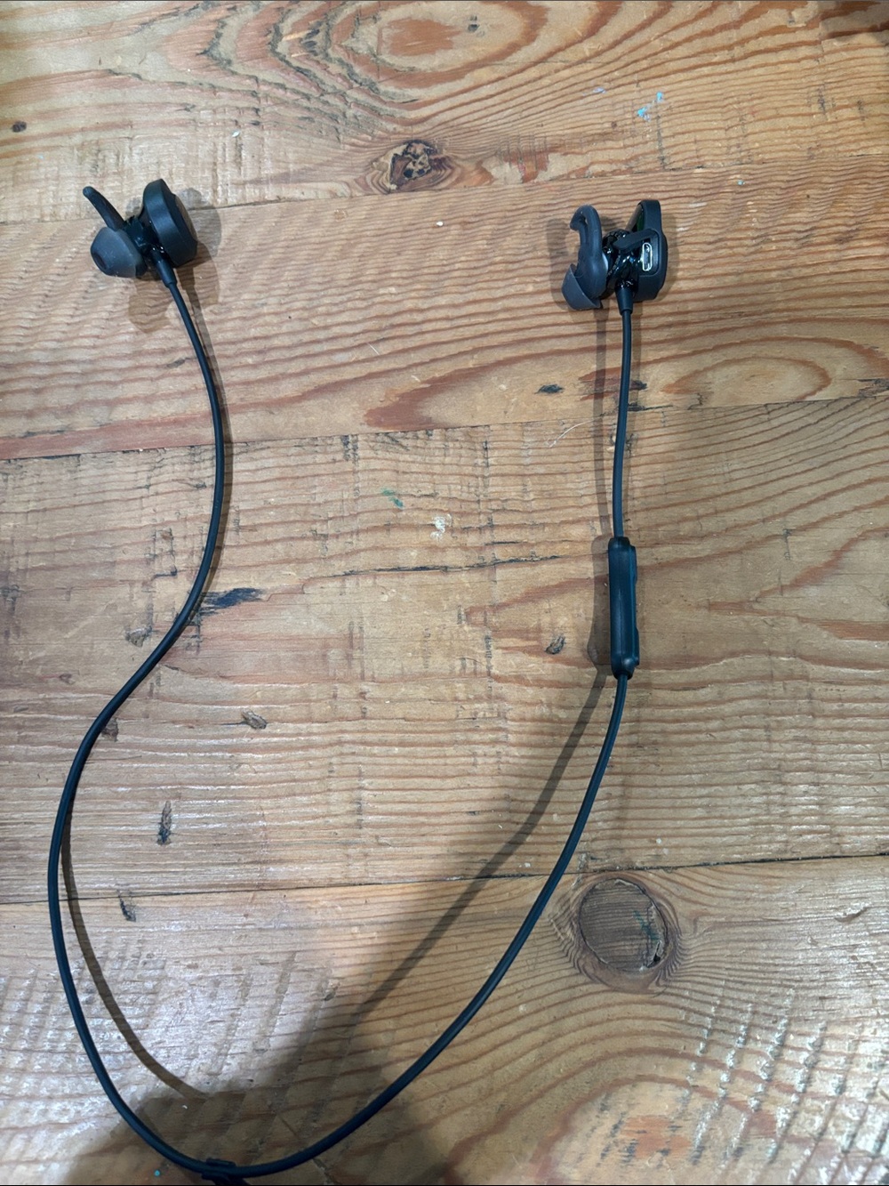 Bose Black In-Ear Earbud with Wing Tip